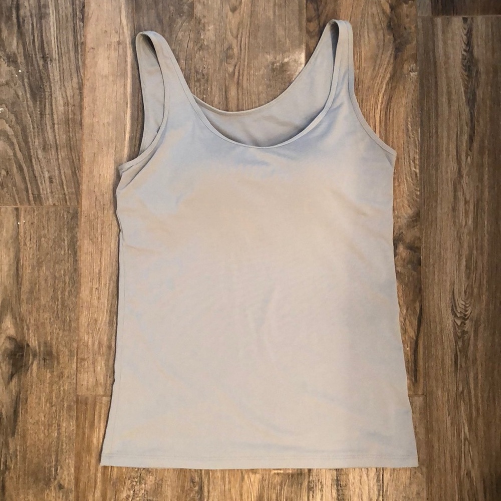 Uniqlo Airism Sleeveless Tank Built in Bra Sage
